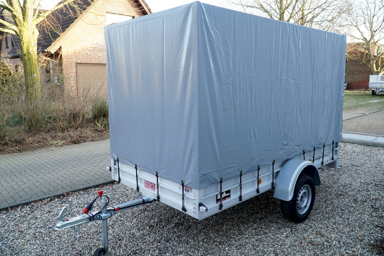 Parkplatz 10 - Planenanhänger 750KG